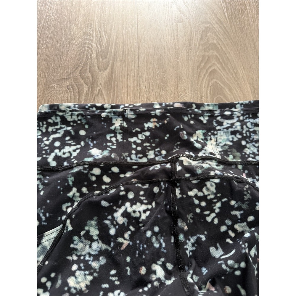 Lululemon Women's Size 10 Printed Fast Free Capri Activewear Leggings - Picture 9 of 10